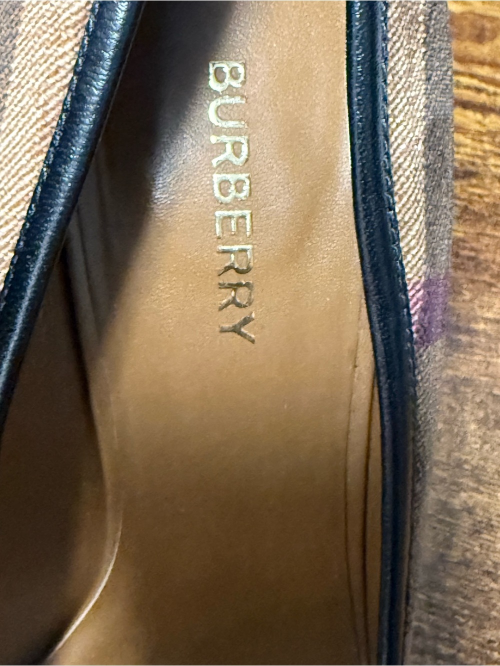 Burberry Black & Cream Check Pointed Toe Pumps - Picture 3 of 8